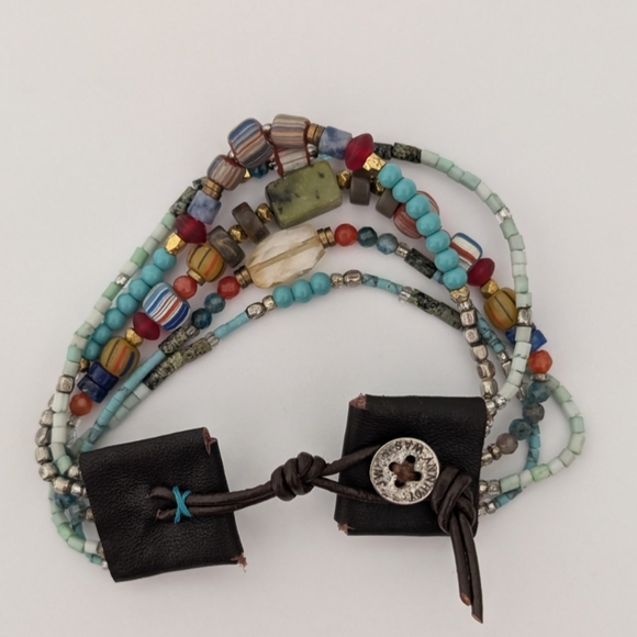 Johnny Was Multicolor Beaded And Leather Bracelet With Button Closure - Picture 6 of 7